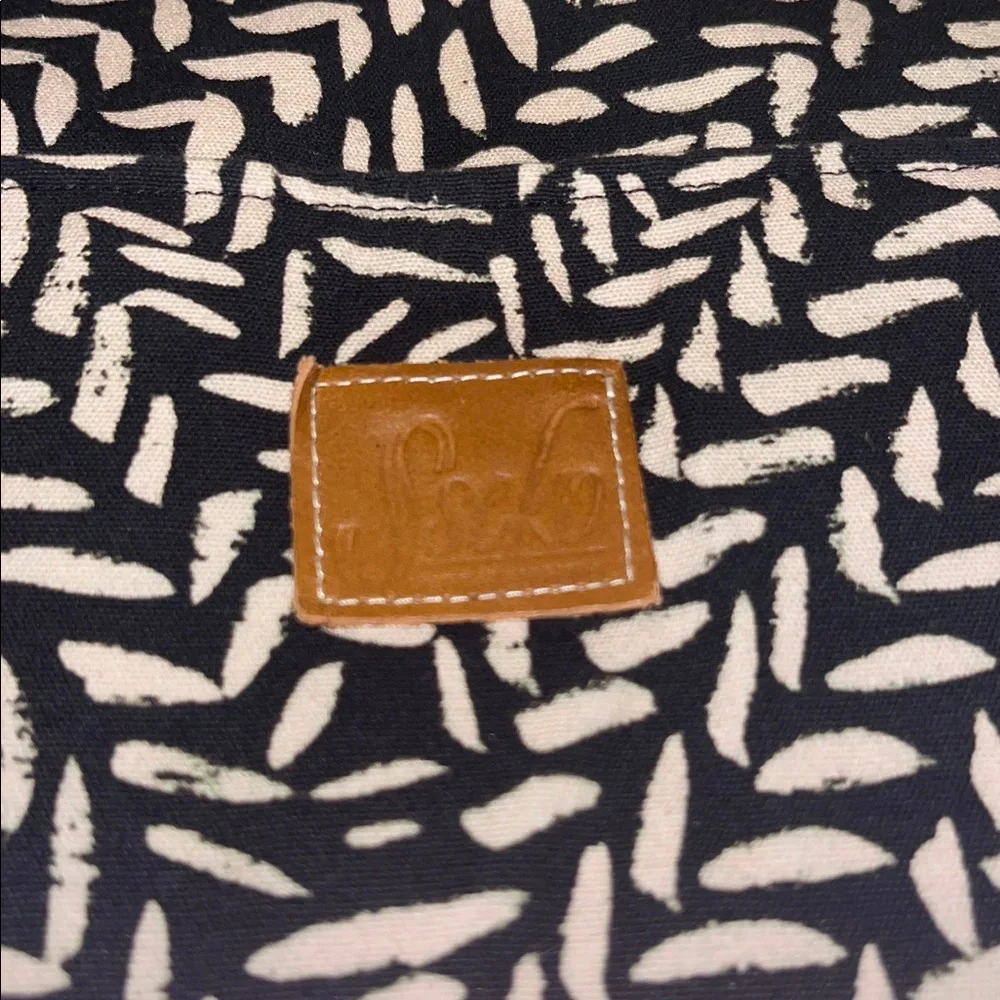 Sseko Foldover Crossbody Clutch in Kawa, Excellent Condition‎